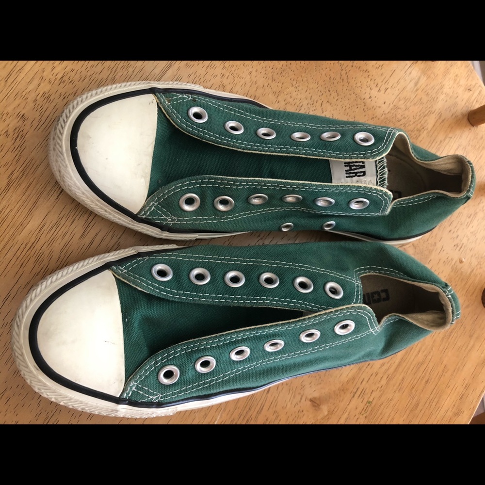 Hunter green converse. Men’s 5 ladies 7